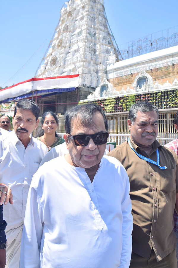 Comedia_20Brahmanandam_20Visits_20Tirumala_20Tirupati_20Temple_20Photos_6.jpg 6