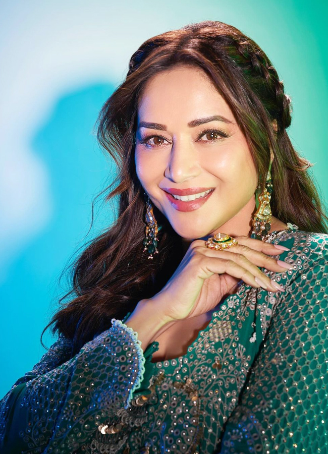 Madhuri-Dixit-10.jpg 11