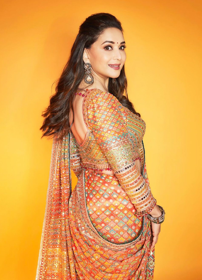 Madhuri-Dixit-24.jpg 25