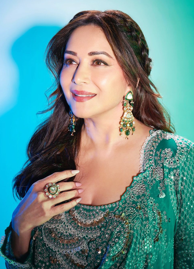 Madhuri-Dixit-8.jpg 9