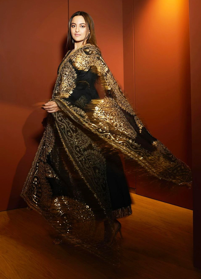 Sonakshi-Sinha-24.jpg 25
