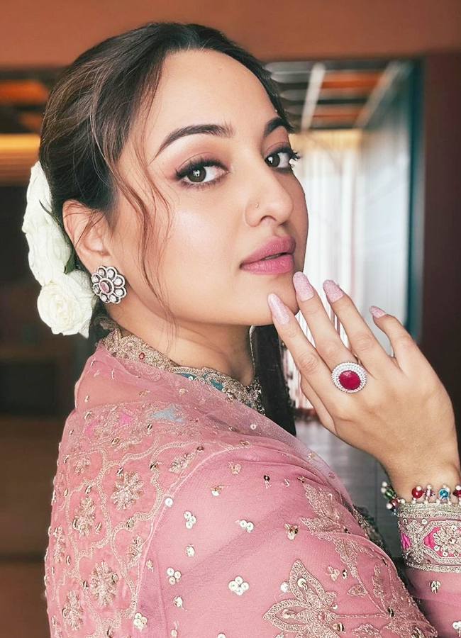 Sonakshi-Sinha-26.jpg 27