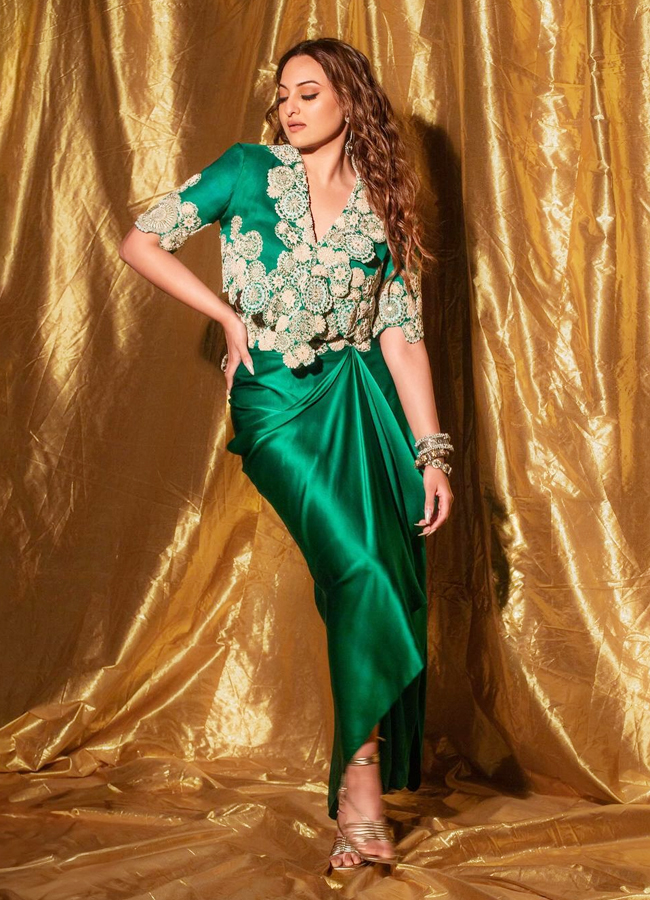 Sonakshi-Sinha-4.jpg 5
