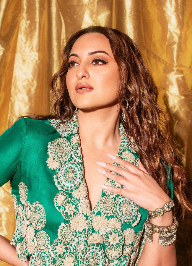 Sonakshi-Sinha-5.jpg 6