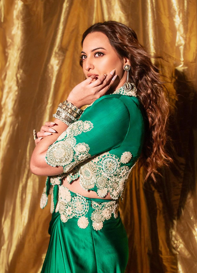 Sonakshi-Sinha-7.jpg 8