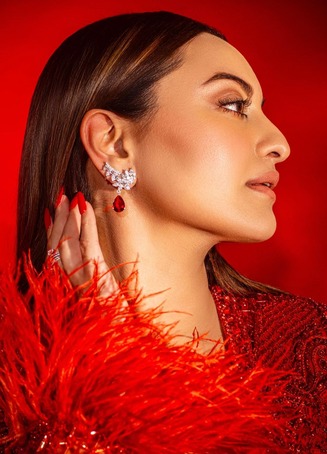 Sonakshi-Sinha-9.jpg 10