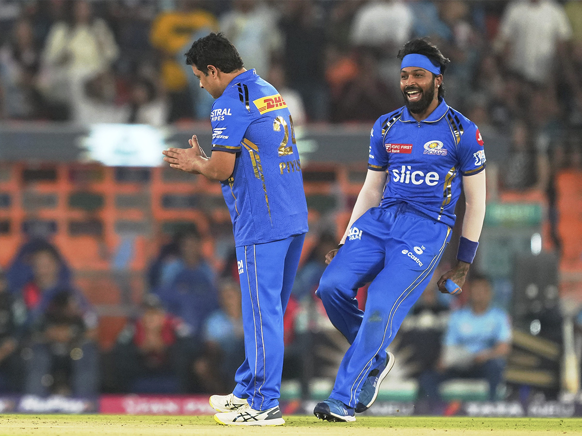 024_20T20_20cricket_20match_20between_20Mumbai_20Indians_20and_20Gujarat_20Titans_20at_20Narendra_20Modi_20Stadium-13.jpg 13