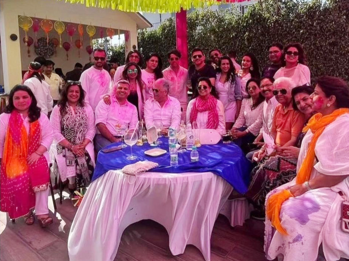 Celebs-Holi-3.jpg 28