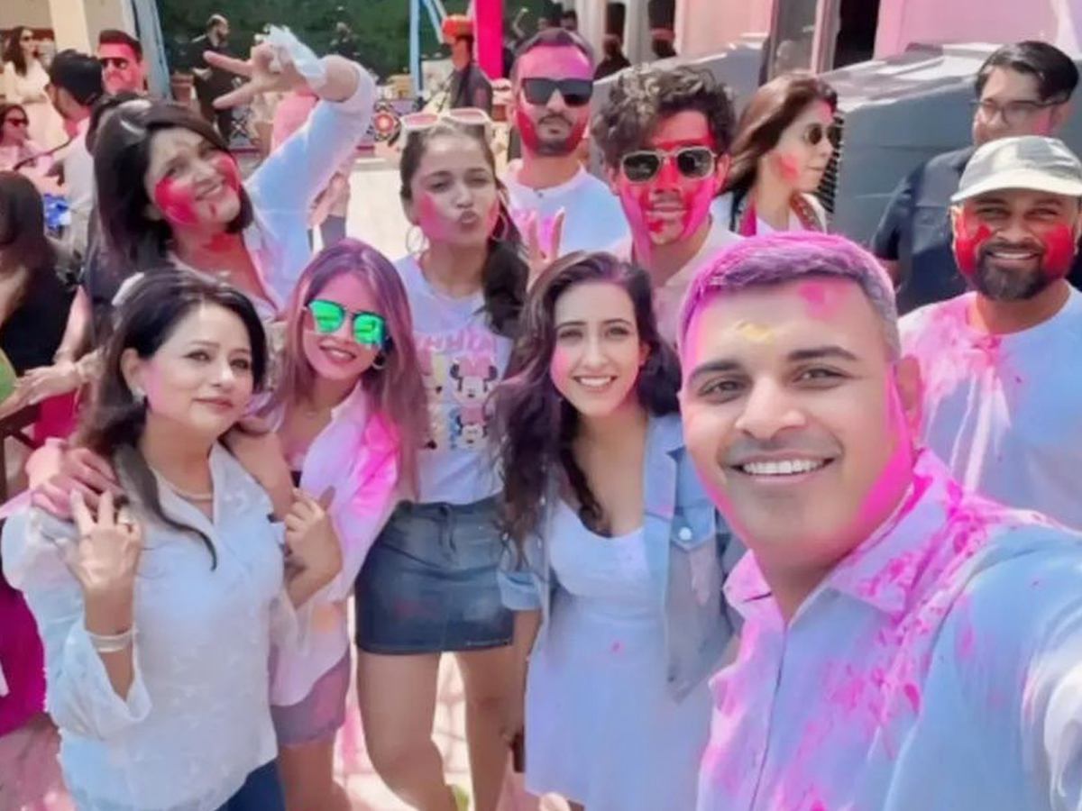 Celebs-Holi-4.jpg 29