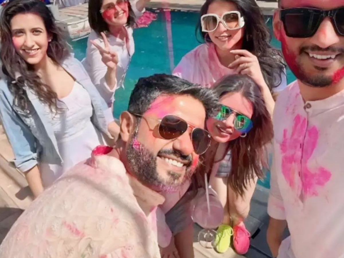 Celebs-Holi-5.jpg 30