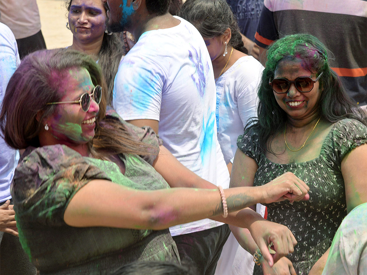 Holi_202024_20Celebration_20in_20Hyderabad_20Photos-2.jpg 2