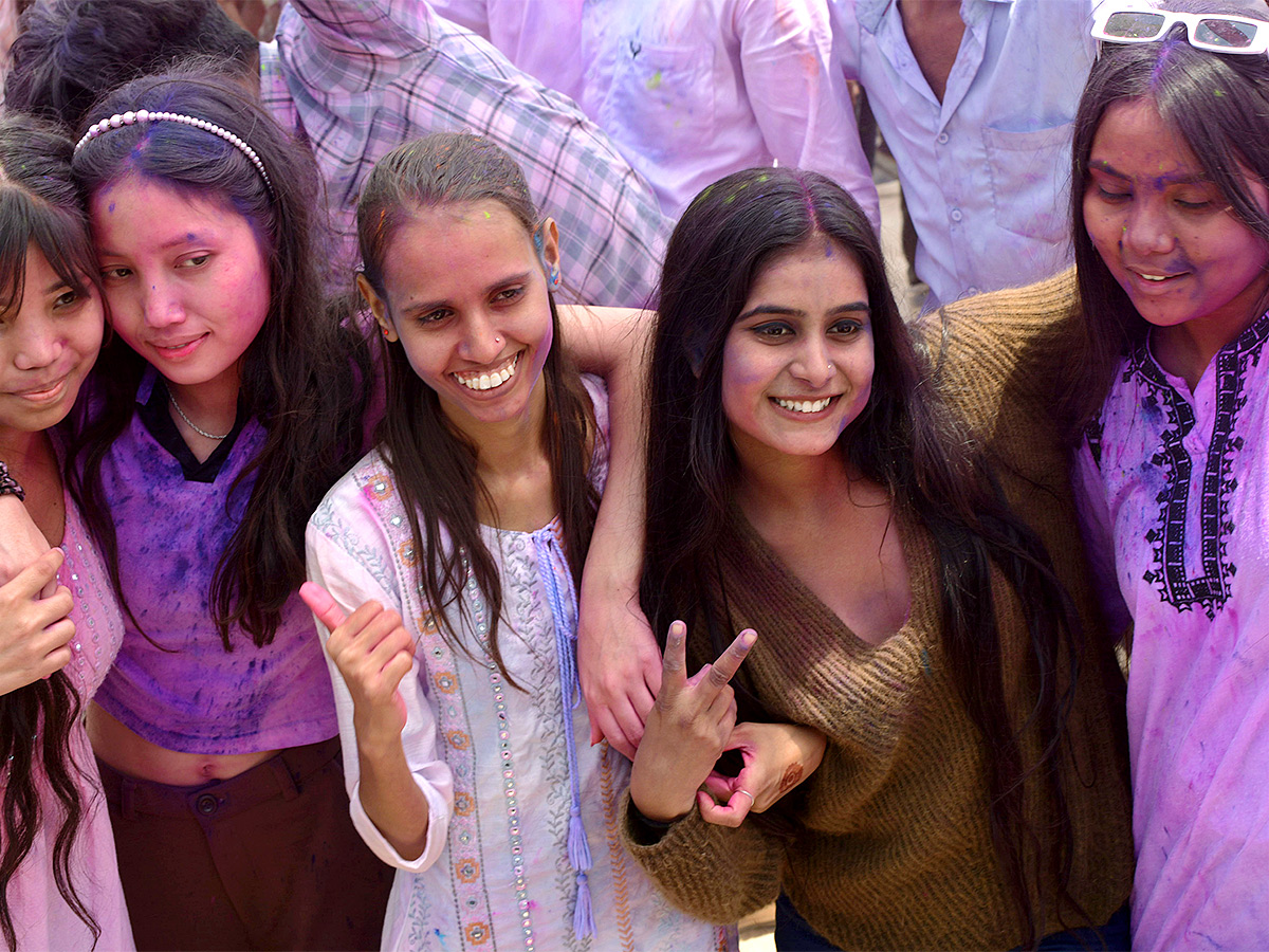 Holi_202024_20Celebration_20in_20Hyderabad_20Photos-20.jpg 19