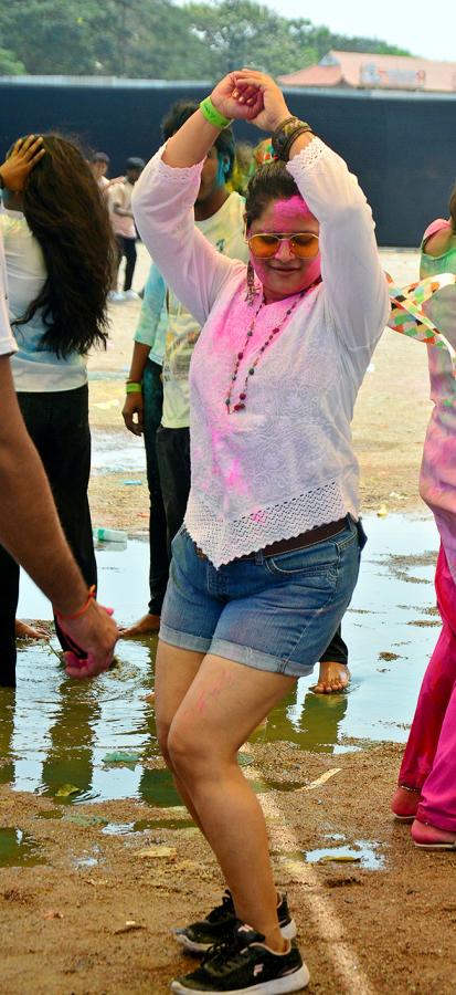 Holi_202024_20Celebration_20in_20Hyderabad_20Photos-26.jpg 24
