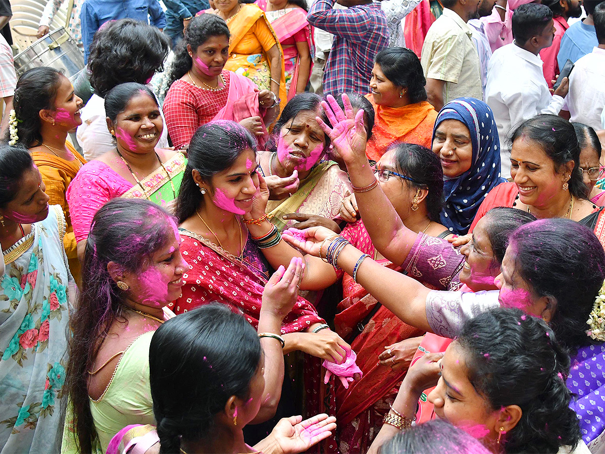 Holi_202024_20Celebration_20in_20Hyderabad_20Photos-5.jpg 5