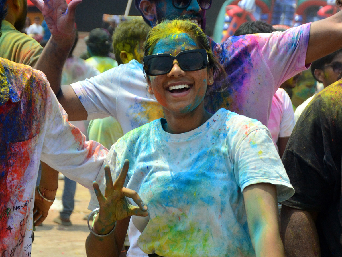 Holi_202024_20Celebration_20in_20Hyderabad_20Photos-9.jpg 9