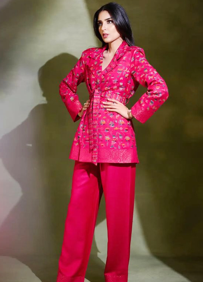 Indo_Western_Style_15.jpg 16