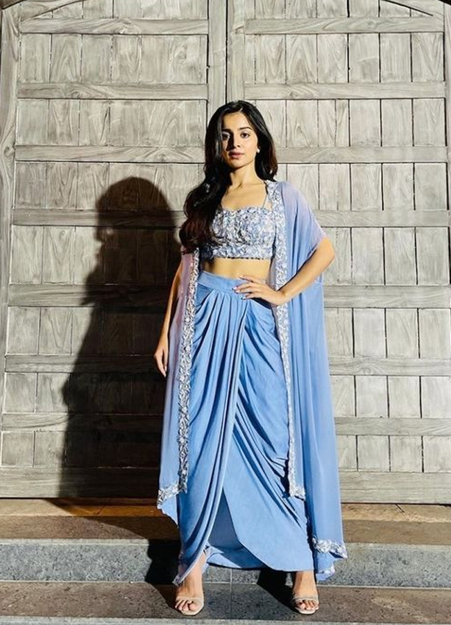 Indo_Western_Style_20.jpg 21