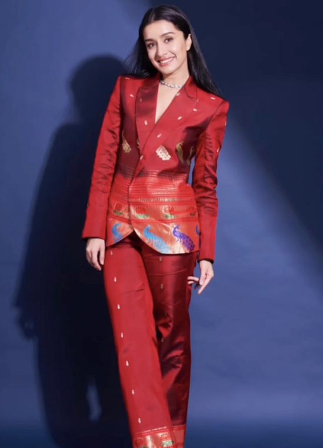 Indo_Western_Style_8.jpg 9