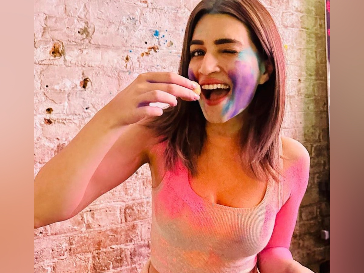 Kriti-Sanon.jpg 44