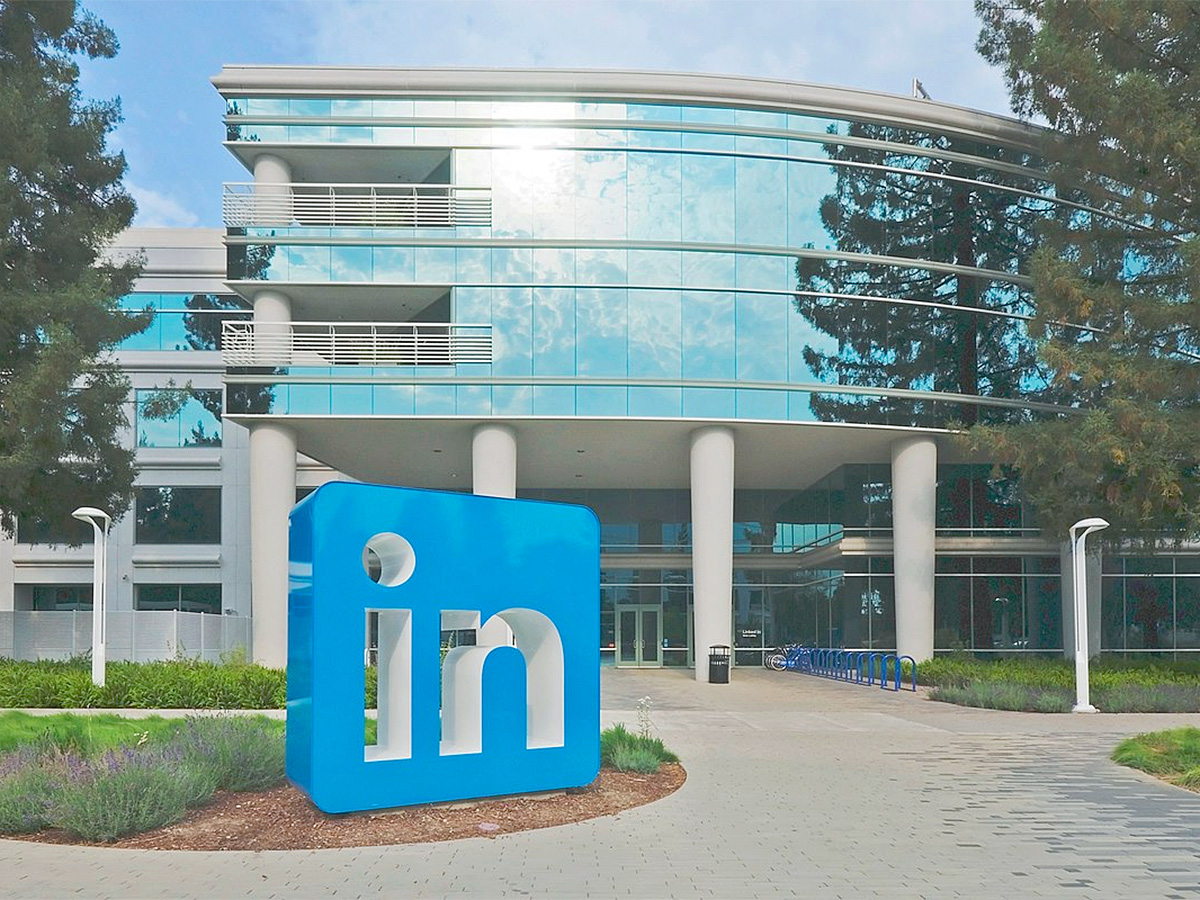 Listing_20Gains_20About_20IPO_20First_20Day_20Of_20Famous_20Tech_20Companies-6.jpg 6