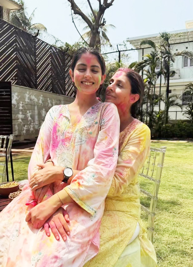 Navya-Naveli-Nanda_Bachchan.jpg 45