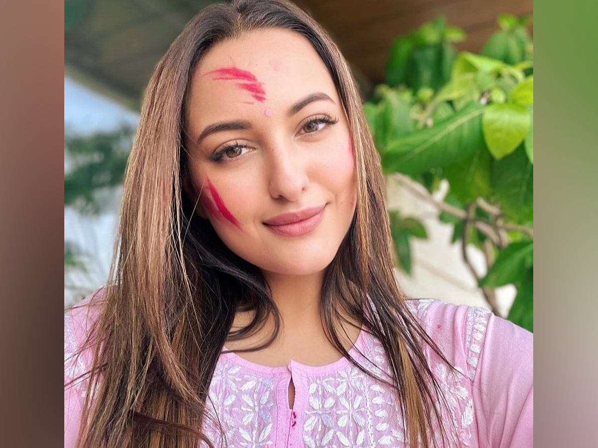Sonakshi-Sinha.jpg 55