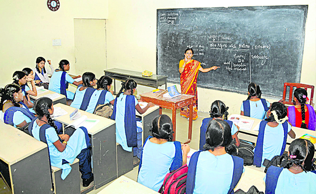 TEACHER_205.jpg