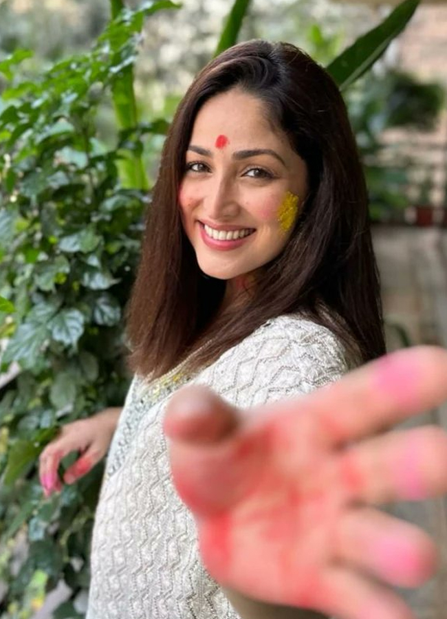 Yami-Gautam.jpg 22