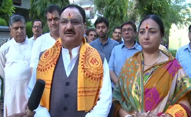 jp-nadda-and-his-wife.jpg