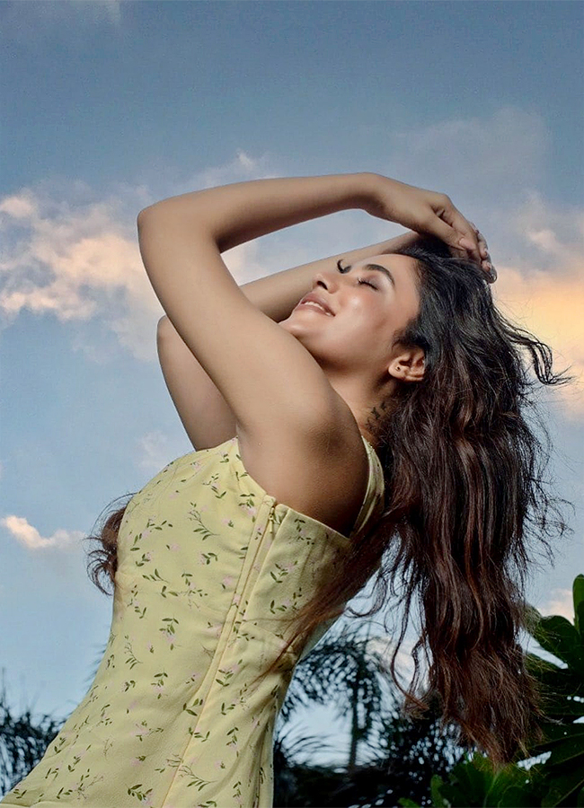 Actress_20Priyanka_20Arul_20Mohan_20Hot_20Photoshoot-12.jpg 12
