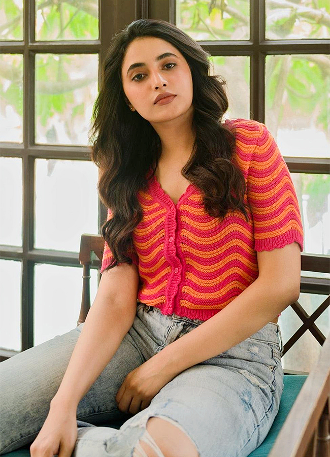 Actress_20Priyanka_20Arul_20Mohan_20Hot_20Photoshoot-23.jpg 23
