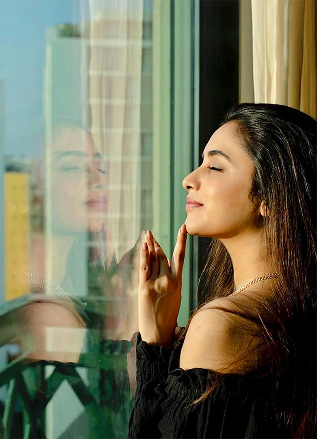 Actress_20Priyanka_20Arul_20Mohan_20Hot_20Photoshoot-27.jpg 26
