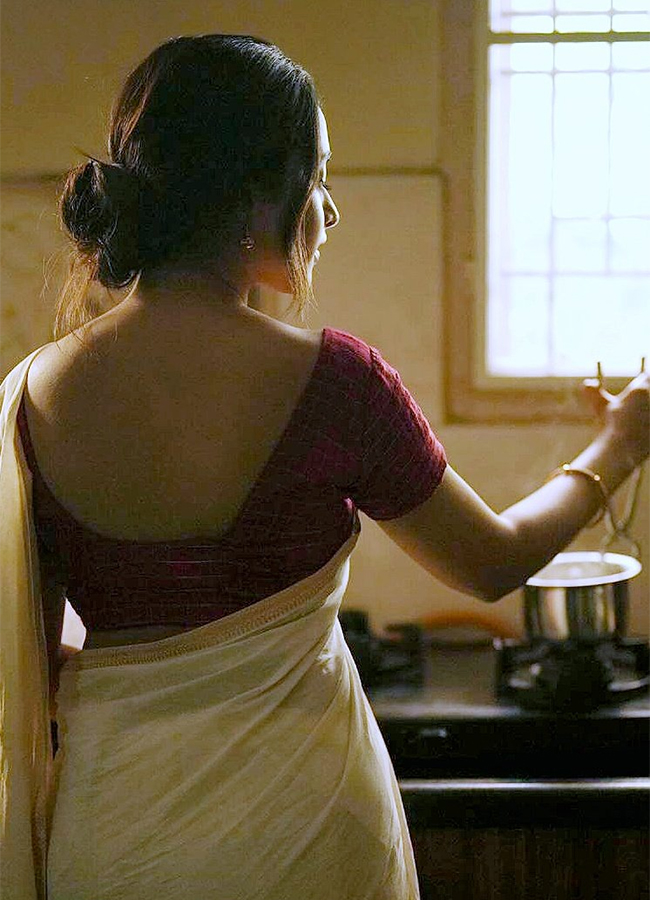 Actress_20Priyanka_20Arul_20Mohan_20Hot_20Photoshoot-8.jpg 8