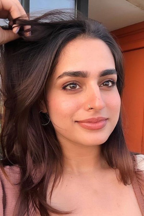 Ayesha_20Khan_20Latest_20Stunning_20Photos_12.jpg 13