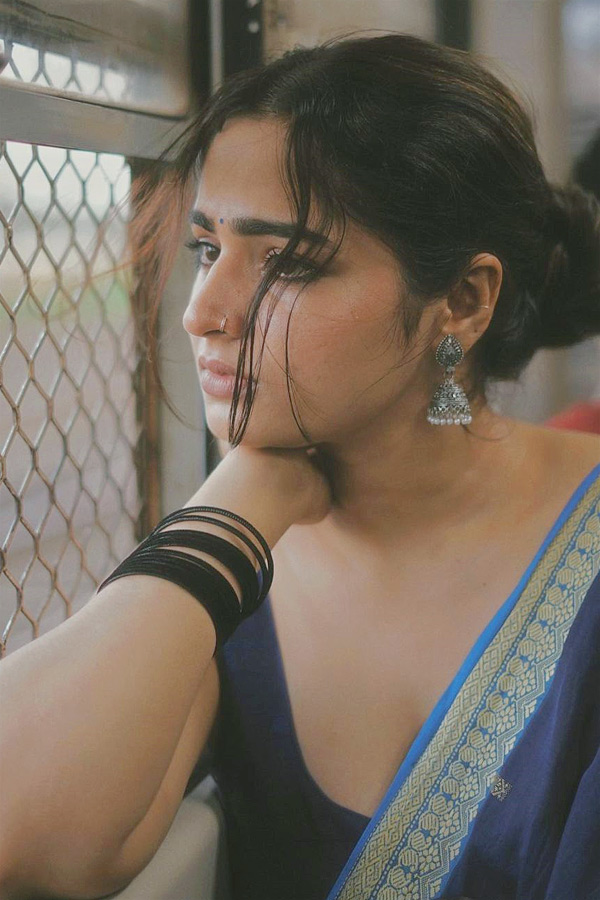 Ayesha_20Khan_20Latest_20Stunning_20Photos_2.jpg 3