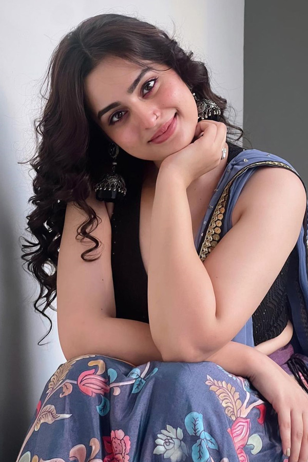 Ayesha_20Khan_20Latest_20Stunning_20Photos_6.jpg 7
