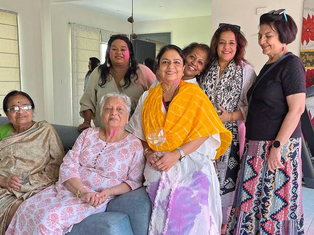 Bollywood_20celebrities_20holi_20celebrations_20Photos_19.jpg 20