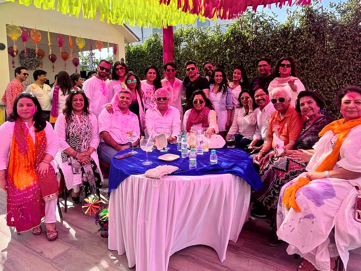 Bollywood_20celebrities_20holi_20celebrations_20Photos_20.jpg 21