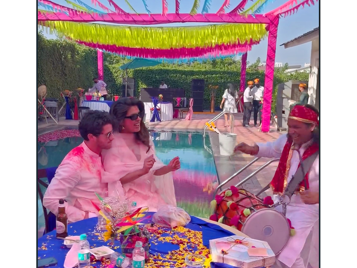Bollywood_20celebrities_20holi_20celebrations_20Photos_25.jpg 26
