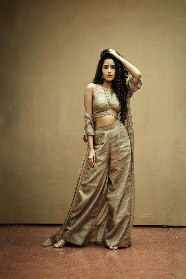 anupama-1.jpg 3