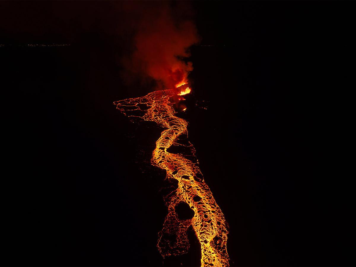 volcano_20in_20southwestern_20Iceland_20that_20erupted-10.jpg 10