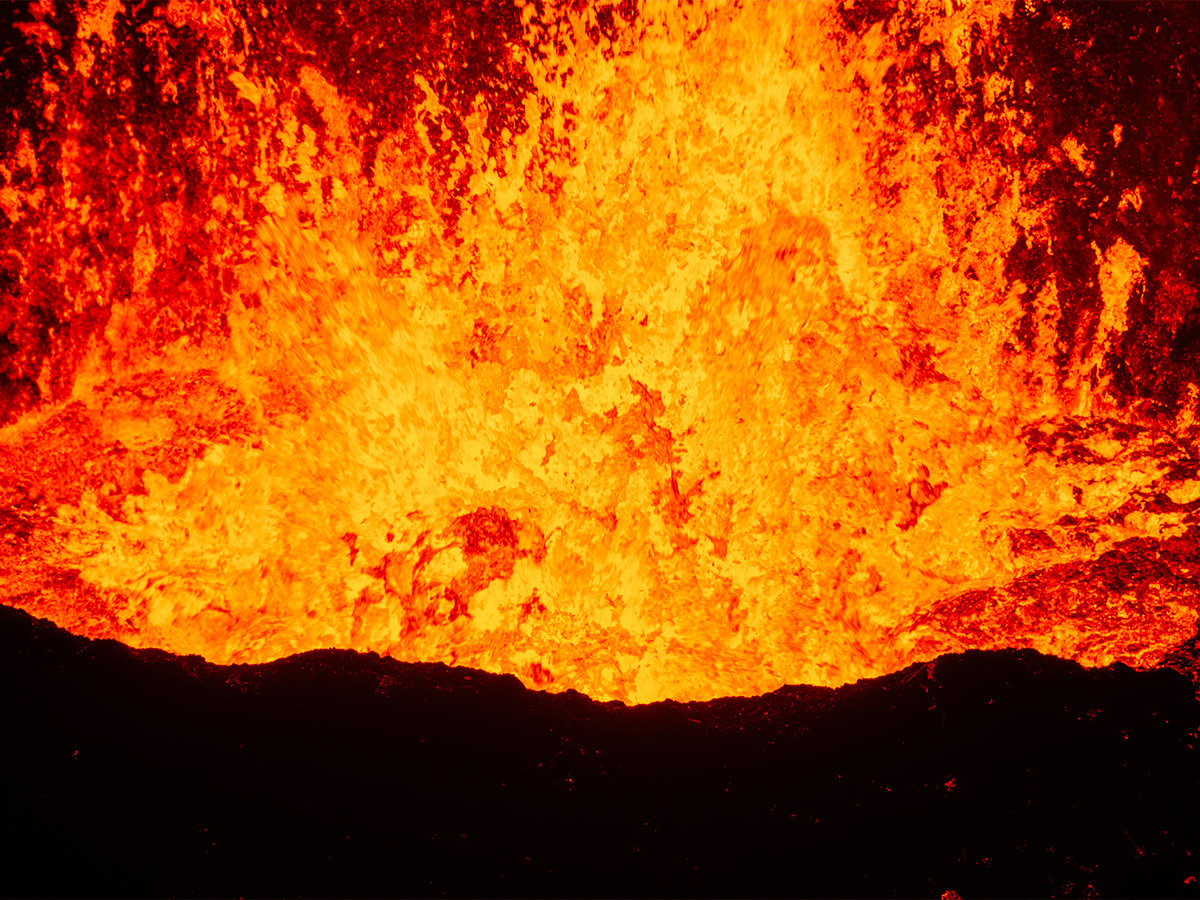 volcano_20in_20southwestern_20Iceland_20that_20erupted-11.jpg 11