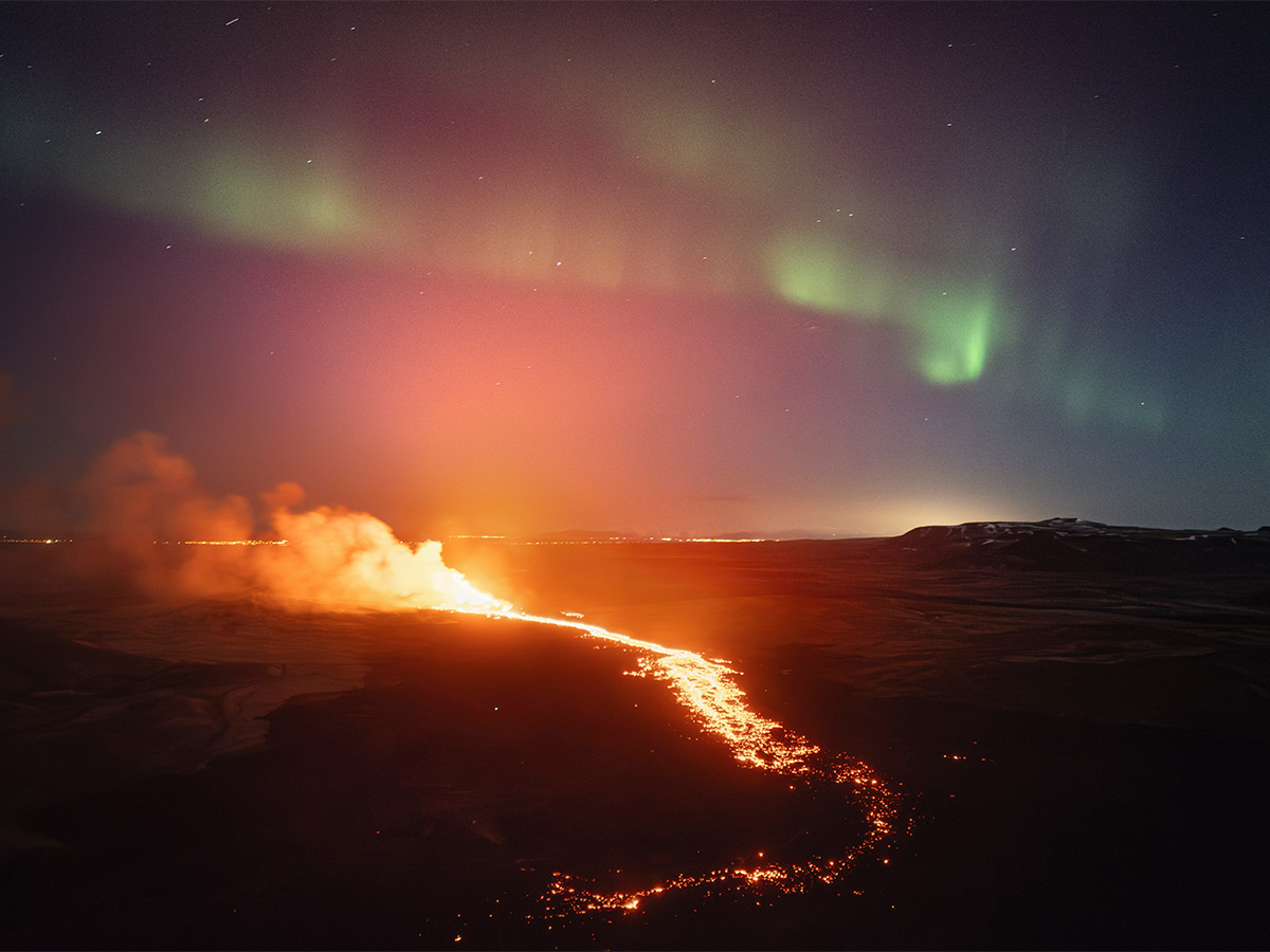 volcano_20in_20southwestern_20Iceland_20that_20erupted-13.jpg 13