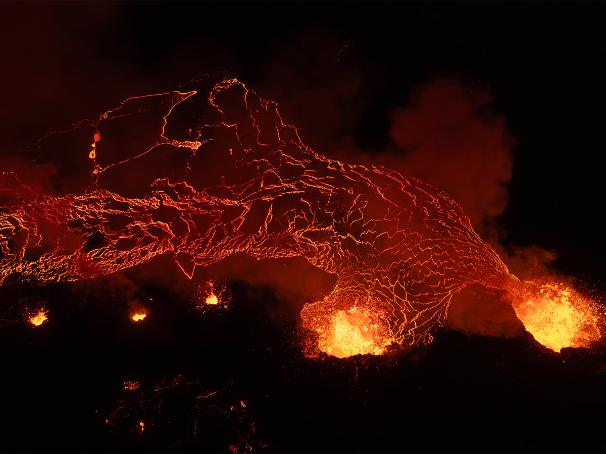 volcano_20in_20southwestern_20Iceland_20that_20erupted-14.jpg 14