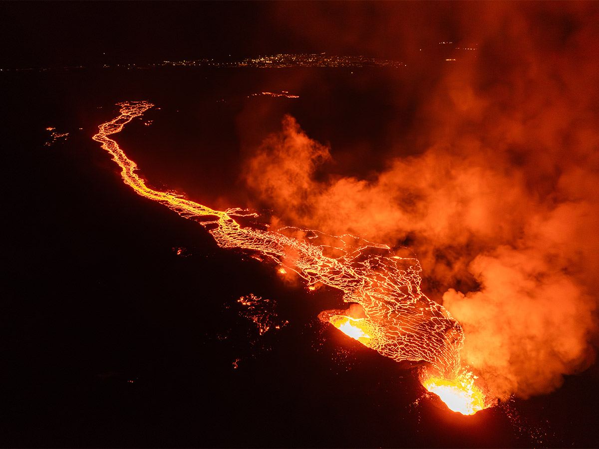volcano_20in_20southwestern_20Iceland_20that_20erupted-17.jpg 16