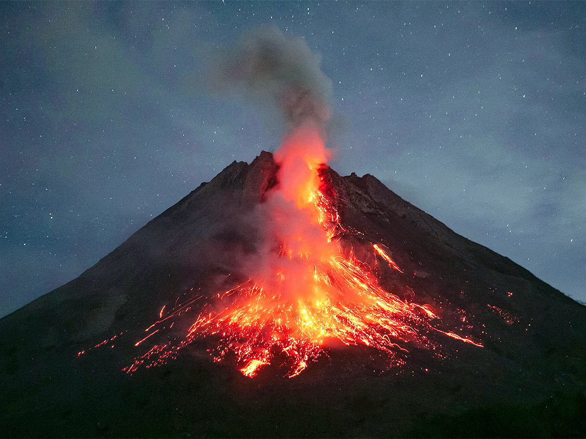 volcano_20in_20southwestern_20Iceland_20that_20erupted-3.jpg 3