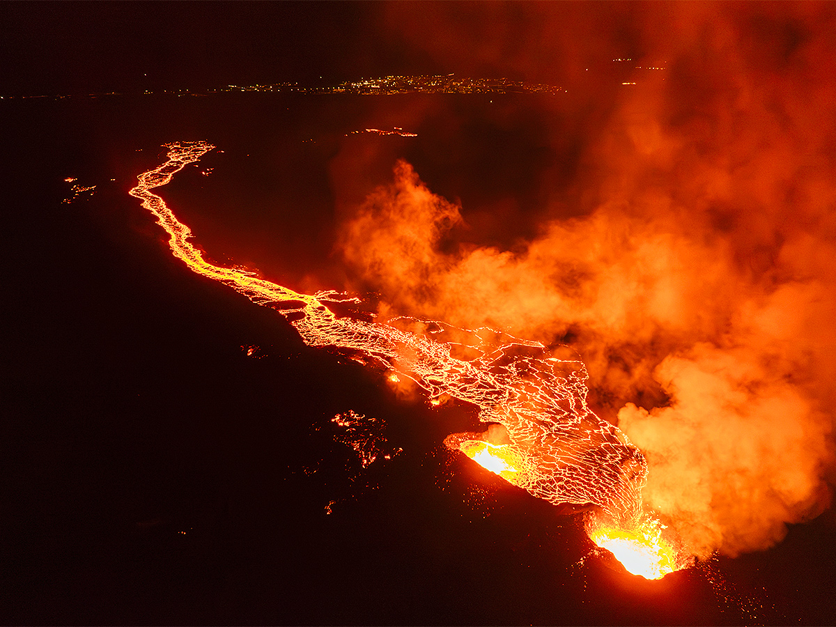 volcano_20in_20southwestern_20Iceland_20that_20erupted-4.jpg 4
