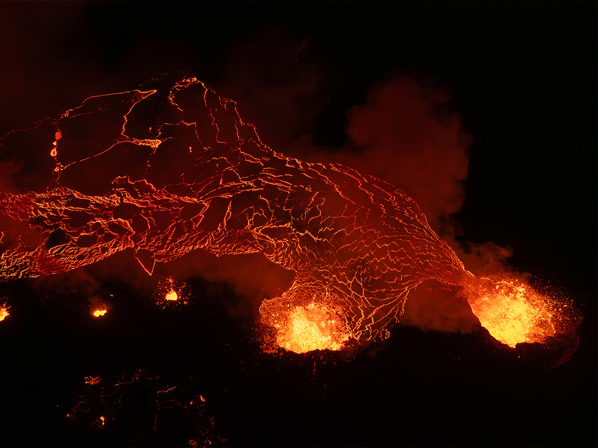 volcano_20in_20southwestern_20Iceland_20that_20erupted-5.jpg 5