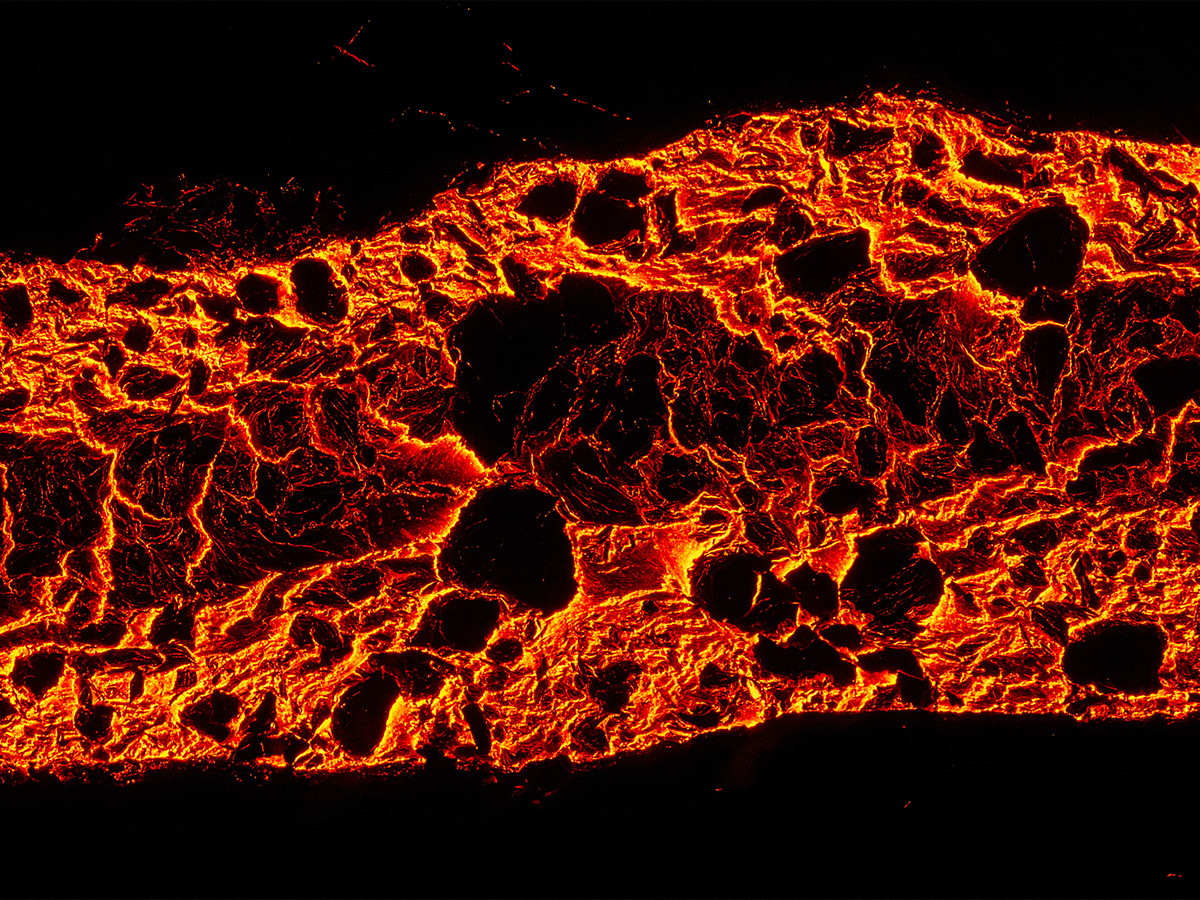 volcano_20in_20southwestern_20Iceland_20that_20erupted-6.jpg 6