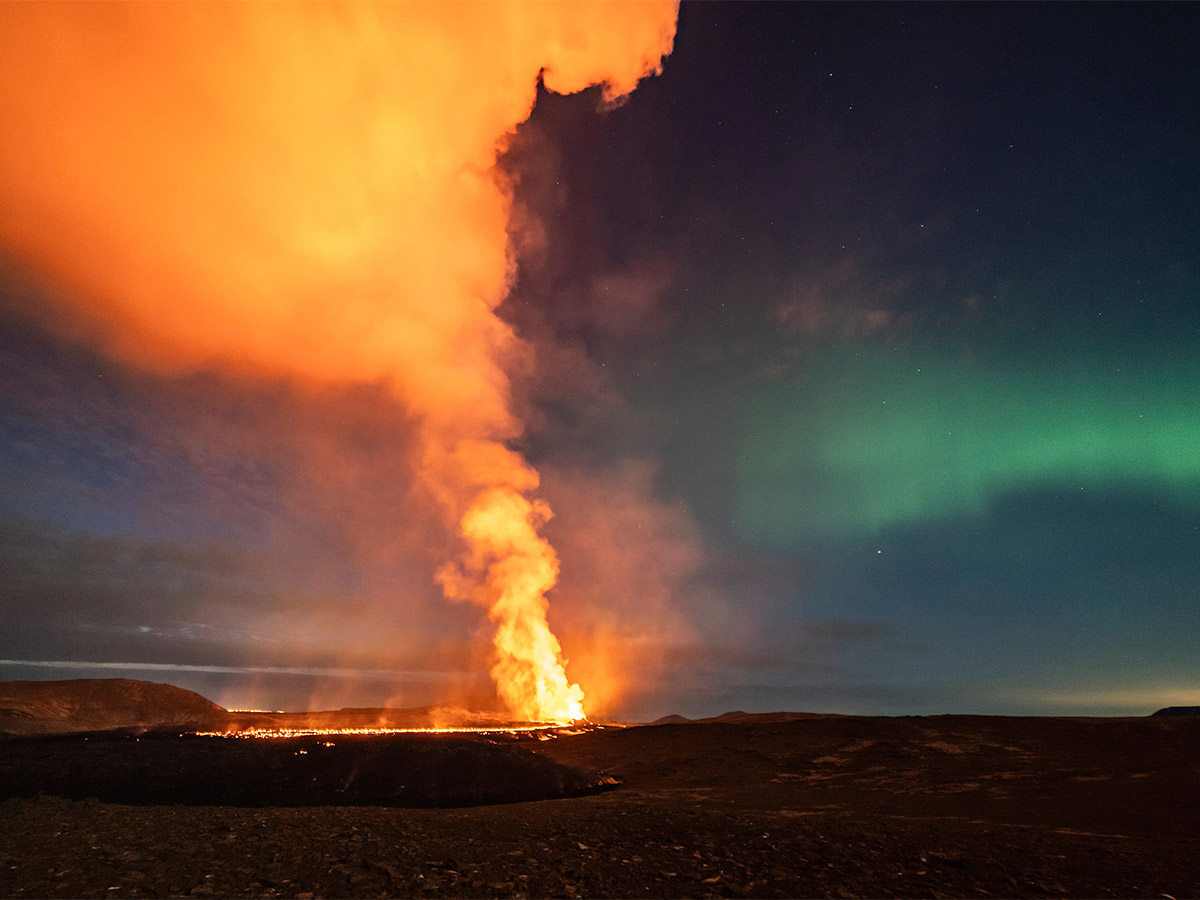 volcano_20in_20southwestern_20Iceland_20that_20erupted-7.jpg 7